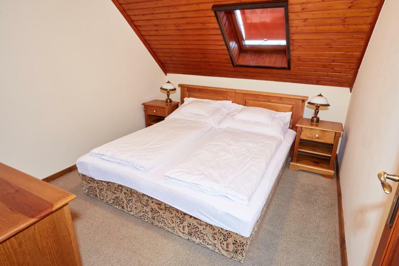 Sarok Vendeghaz Hotel Villány Екстериор снимка