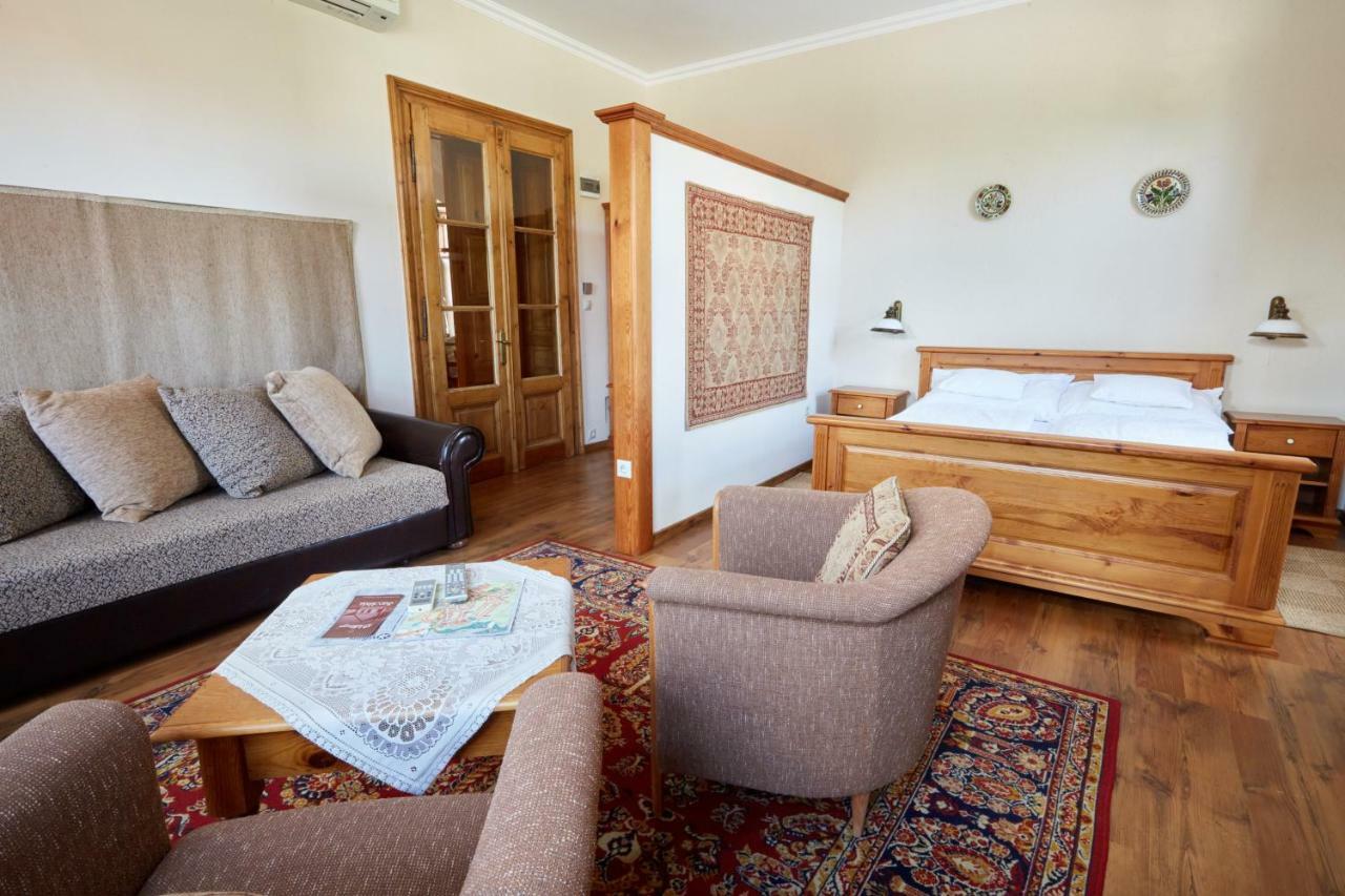 Sarok Vendeghaz Hotel Villány Екстериор снимка