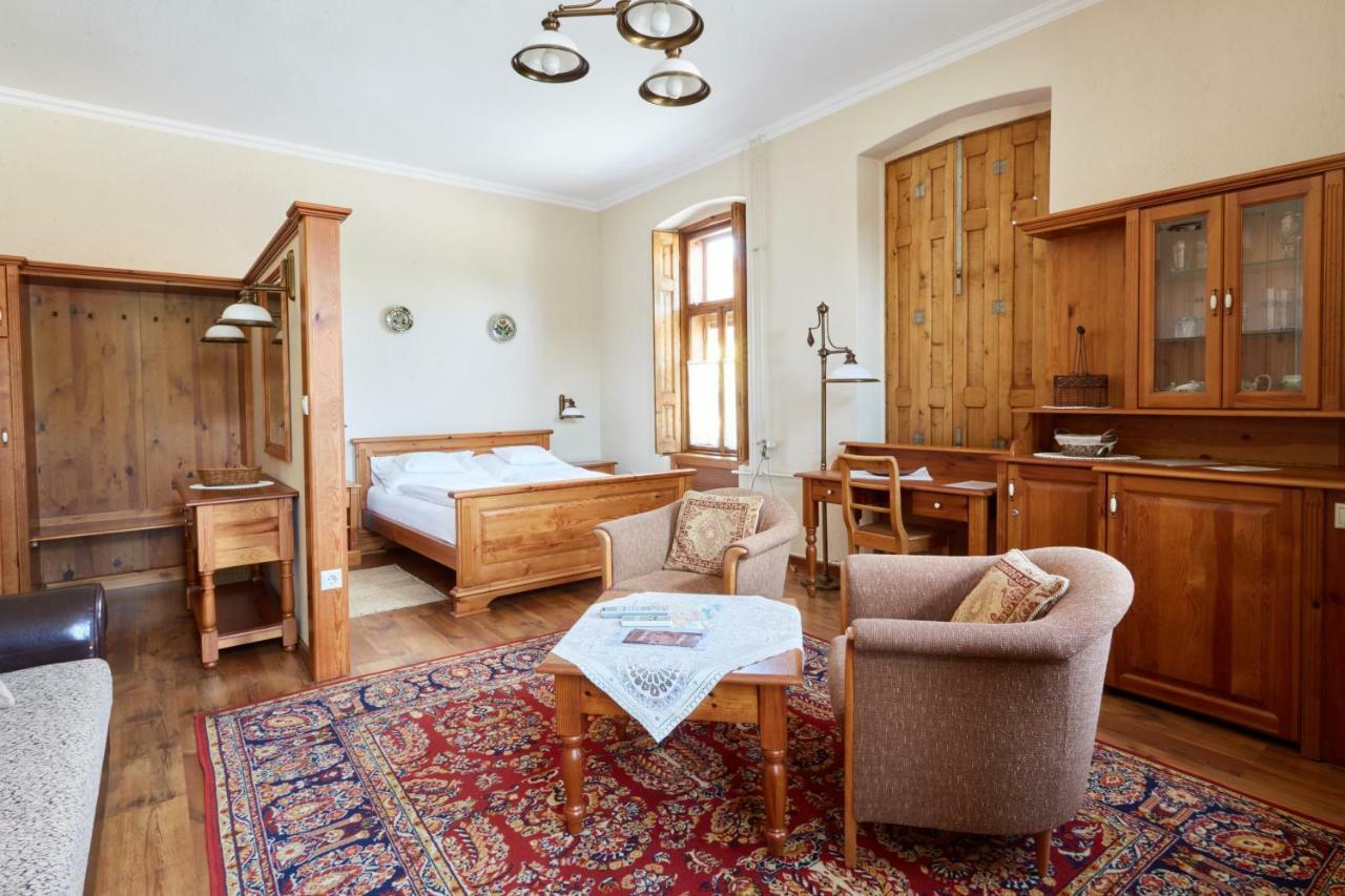 Sarok Vendeghaz Hotel Villány Екстериор снимка